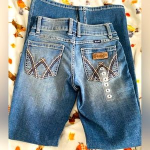 New Women’s Retro Wrangler Jeans